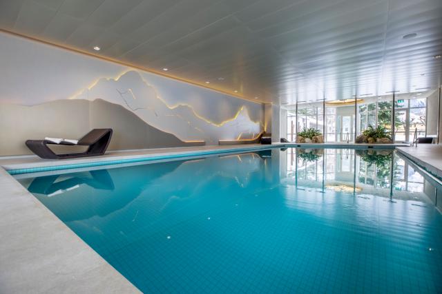 Schwimmbecken Swimming Pool 01 Belvedere Swiss Quality Hotel Grindelwald